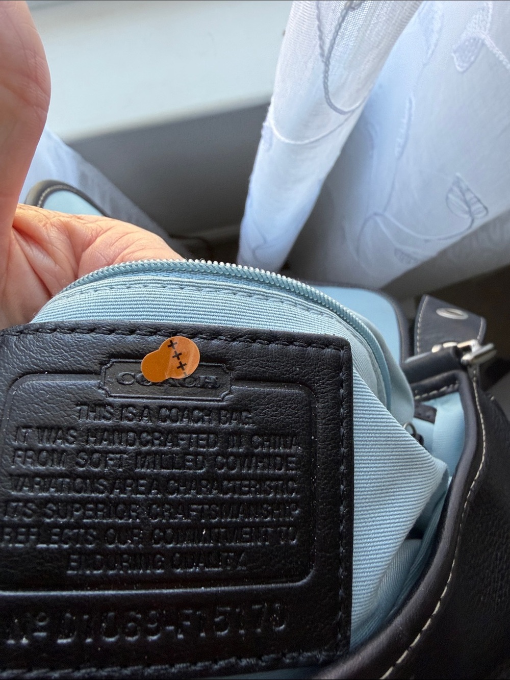 Coach Black Leather Shoulder Bag with Turn-Lock Detail - Picture 4 of 4